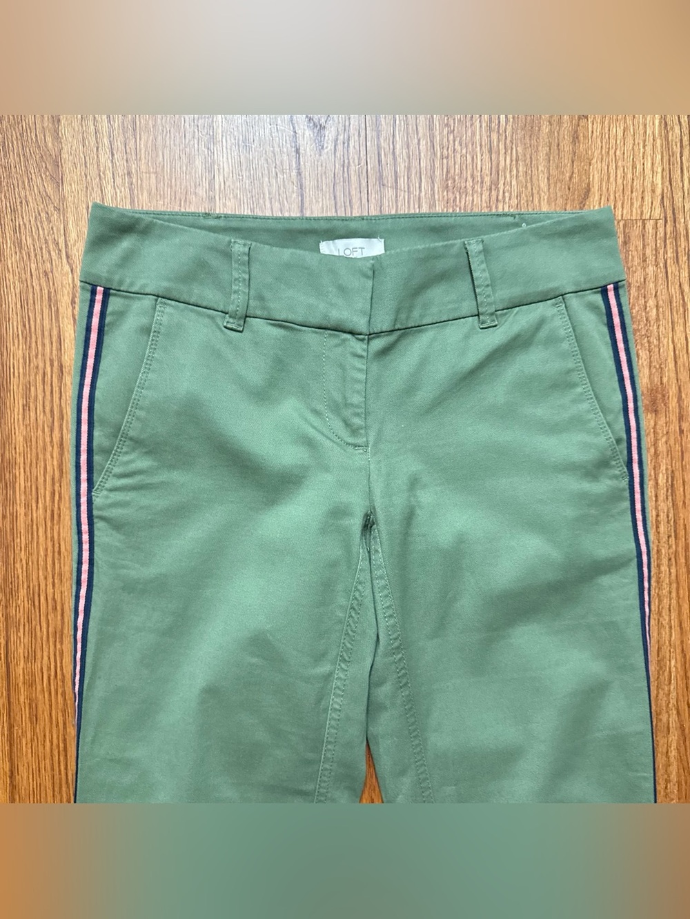 LOFT Modern Chino Crop pants in Olive Green with Side Stripes size 0 - Picture 2 of 12